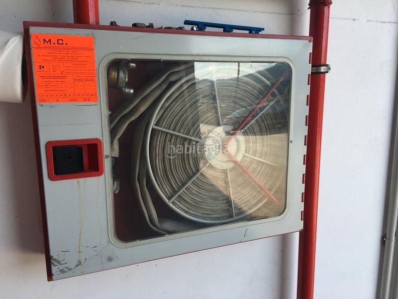 Foto 9d298728-b770-4a4b-b055-287931a319e5. Lloguer nau industrial a avenida da praia 109 a Oseiro Arteixo