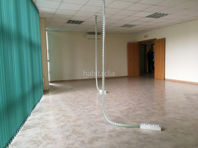 Foto 4527c374-bf15-42ed-abd6-15dde5eec65c. Rent office space with heating parking in Campus Norte - San Caetano Santiago de Compostela