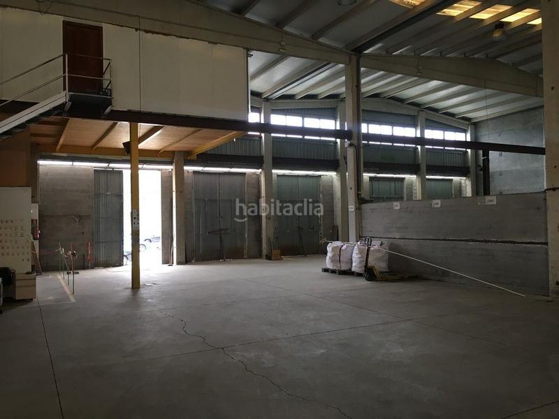 Foto 8429c1dc-a1ab-4dda-8e79-5c3ef6a79651. Affitto capannone industriale in avenida general franco 84 in Begonte