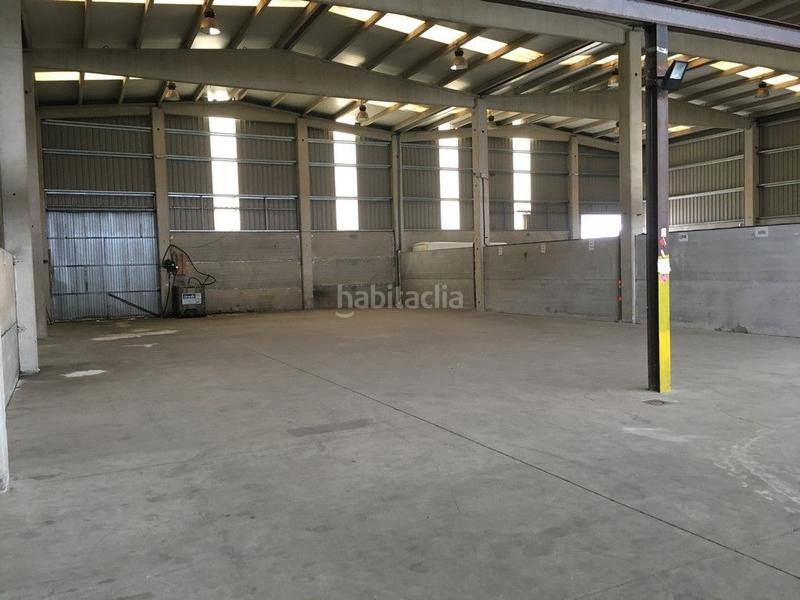 Foto 2f0a0c8f-a175-4ece-a7a8-fc63f22d6fcd. Lloguer nau industrial a avenida general franco 84 a Begonte