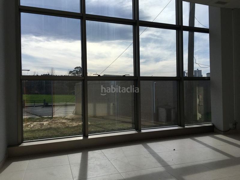 Foto d37f7d65-58f6-4282-a211-ef26b4ef4b8c. Rent office space in avenida do mar 105d in A Gándara Narón