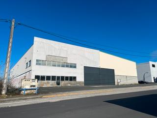 Bâtiment à usage industriel à Cabanas. Venta de nave industrial en el polígono de vilar do colo