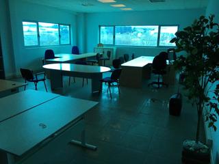 Rent Office space in San Mateo - Castro - O Val. Alquiler de oficina amueblada en el polígono de río do pozo, nar