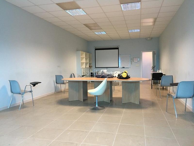 Foto 585995a6-557c-4ac5-b434-51fc0e75b1fb. Rent office space with heating parking in San Mateo - Castro - O Val Narón
