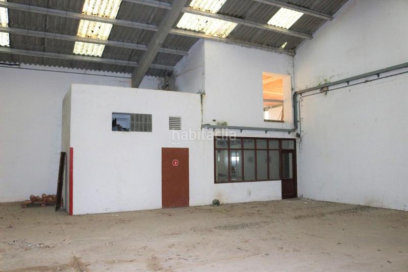 Foto a93c6223-6164-4136-b6cb-2586ecb6dc88. Miete fabrikhalle in avenida porta do sol 6 in Valdoviño