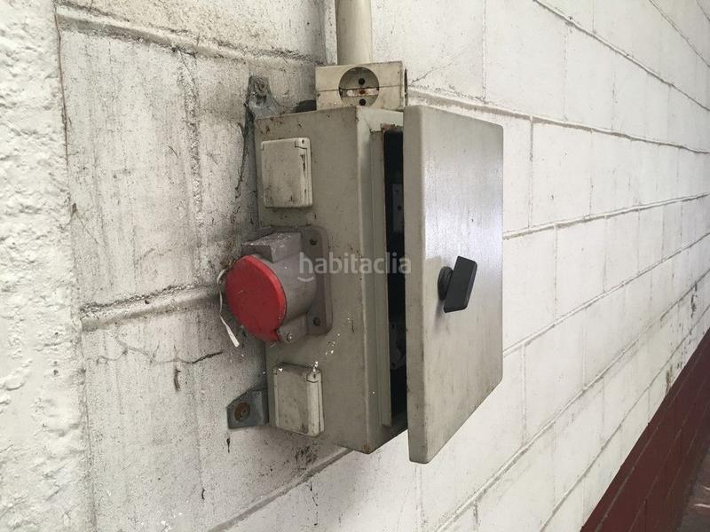 Foto 727ffd56-7f56-48c1-9561-b0502dce978f. Fabrikhalle in Bergondo