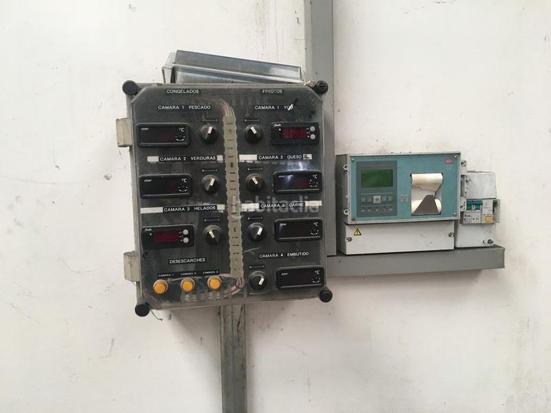 Foto e85e4e13-8f6e-488a-93b7-8b1ce67c2789. Fabrikhalle in Bergondo