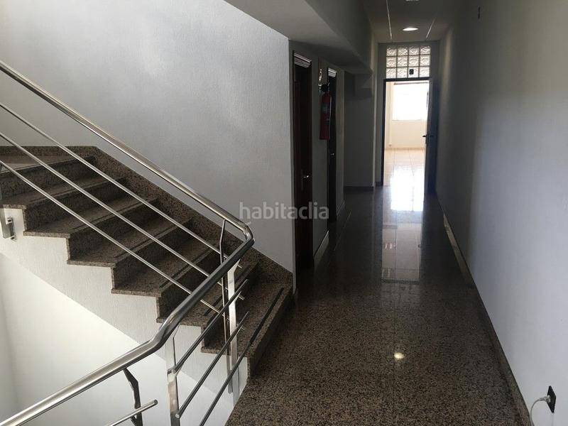 Foto 42f44fcb-f7a9-404a-8e09-4ff86e1e3a1a. Location bureau dans avenida finisterre 48 dans Vioño Coruña (A)