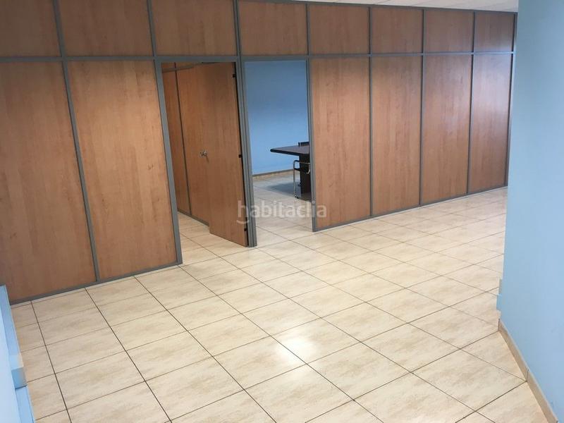 Foto b0efdbf2-2549-45f9-a916-5a11273d33bb. Location bureau dans avenida finisterre 48 dans Vioño Coruña (A)