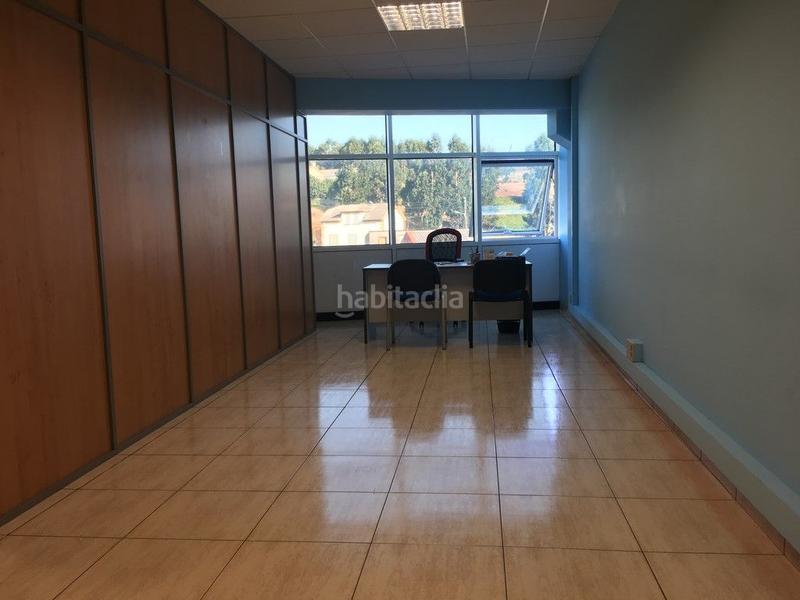 Foto 73312aa5-16ab-40a7-b75a-c7d342f2c384. Rent office space in avenida finisterre 48 in Vioño Coruña (A)