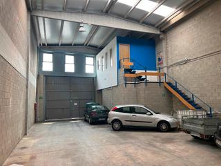 Location Bâtiment à usage industriel à O Milladoiro. Alquiler de nave bien situada en el polígono de milladoiro