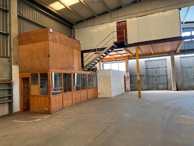 Foto d0376fd0-4daa-41fe-b0d0-759661bc35a2. Nave industrial en Begonte