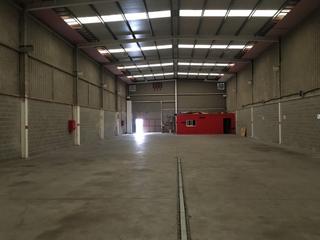 Location Bâtiment à usage industriel à San Mateo - Castro - O Val. Alquiler de nave lista para entrar en río do pozo, narón