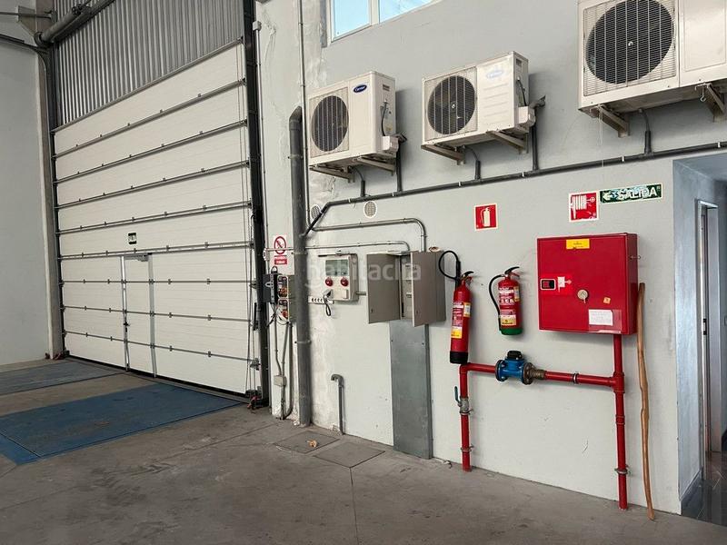 Foto 1dfa59f9-3d92-4ac3-8283-b4e64fe63253. Location bâtiment à usage industriel dans rúa f parque empresarial alved 16 dans Culleredo