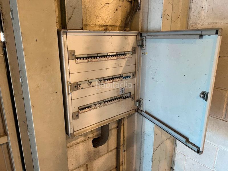 Foto 2bf15442-334f-4100-9be8-36cf75474a87. Rent industrial building in Begonte