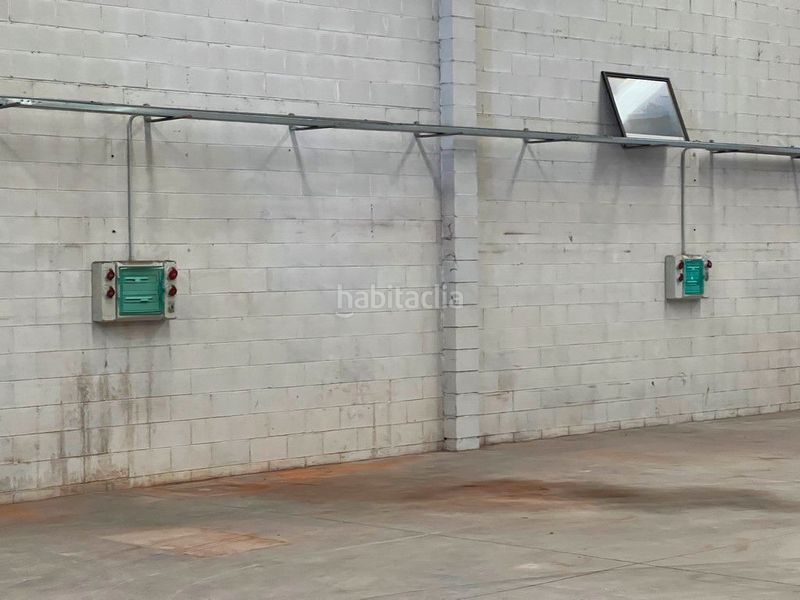 Foto 56ab8620-d3b9-47f7-b695-edb0767542cf. Rent industrial building in Begonte