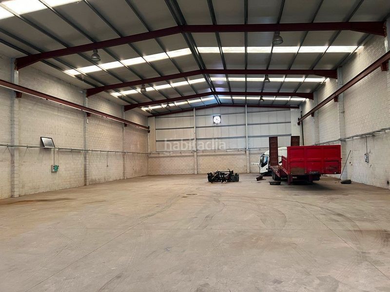 Foto 68e85a9b-c967-4c10-873d-2a1b91a890d9. Rent industrial building in Begonte