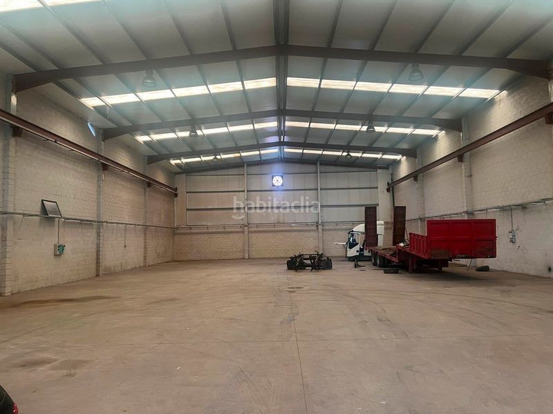 Foto f90919fb-89c2-4c73-bf88-ecbe5a2a9b74. Rent industrial building in Begonte