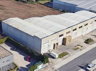 Bâtiment à usage industriel à Rua dos afiadores 1. Venta de nave en buen estado en rio do pozo, narón