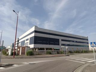 Lloguer Nau industrial a Lugar rega 2. Alquiler de nave con parcela en bertoa, carballo. a estrenar