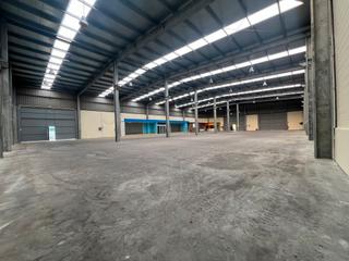 Rent Industrial building in Rúa ceramistas 109. Alquiler de nave con patio en río do pozo, narón