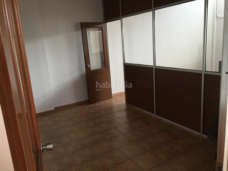 Foto b5e685ac-b943-4ce8-a0f7-9310c992985e. Miete büro in rúa torres quevedo 12 in Vioño Coruña (A)