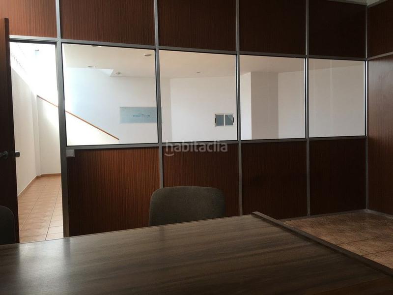 Foto ebc394b4-3ea1-4293-ac24-43cf81516c39. Miete büro in rúa torres quevedo 12 in Vioño Coruña (A)