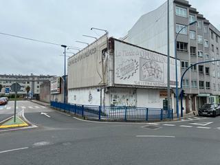 Lloguer Nau industrial a Avenida fonteculler 70. Alquiler de nave comercial en el entorno de a coruña