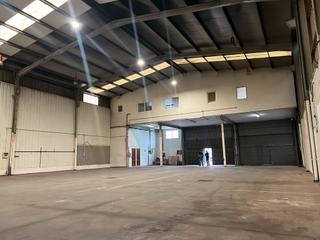Miete Fabrikhalle in Rúa parroquia de moruxo 18. Alquiler de nave con oficinas y parcela en bergondo, a coruña