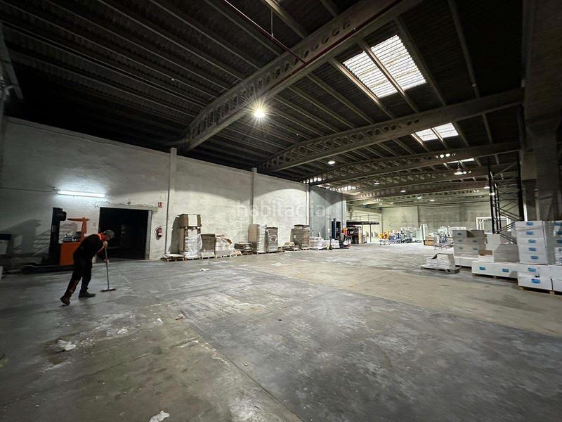 Foto eaf98228-a3a3-42e2-a5c4-61139fca54bf. Miete fabrikhalle in Redondela