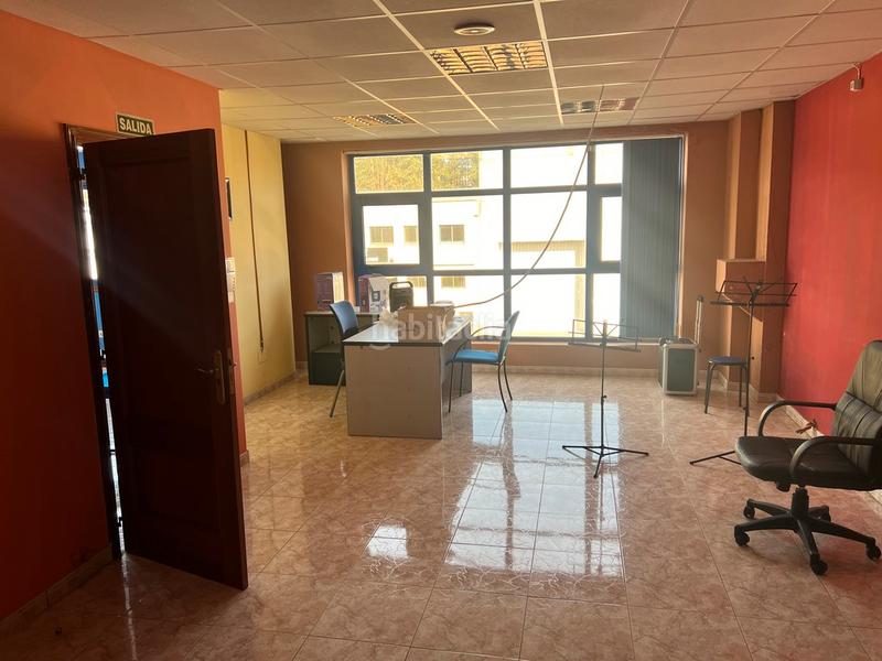 Foto 7b8d7db1-4265-4934-a1fd-d3577b853bf0. Fabrikhalle in rúa bell 31 in Cambre