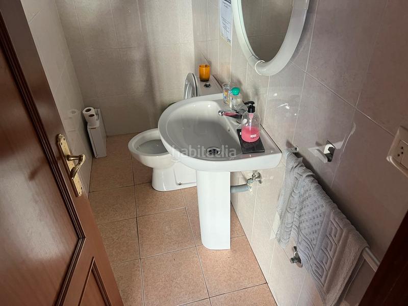 Foto a0318e11-f925-45b6-89db-35f03504de4d. Fabrikhalle in rúa bell 31 in Cambre