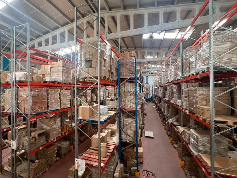 Foto db31c31b-e871-4ae4-997a-75a573be30ad. Fabrikhalle in rúa bell 31 in Cambre