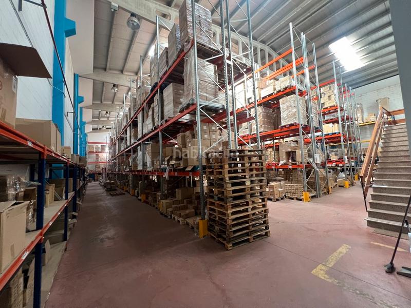 Foto eea8200d-934d-45bd-812c-675387537b1a. Fabrikhalle in rúa bell 31 in Cambre