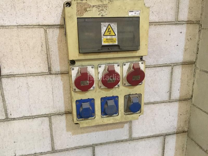 Foto f00b269c-7d4f-4d88-98b0-9583114e419c. Affitto capannone industriale in Begonte