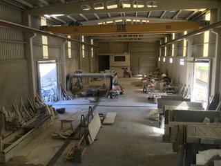 Rent Industrial building in Rúa nobel 164. Alquiler de nave con puente grúa y parcela en espíritu santo, ca