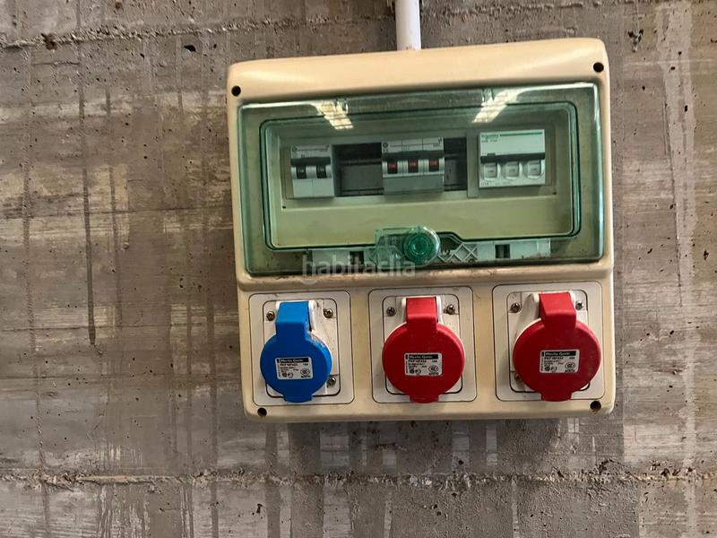 Foto 4a771ba2-b428-468c-b339-23b19170e117. Location bâtiment à usage industriel dans rua dos afiadores 2a dans Narón