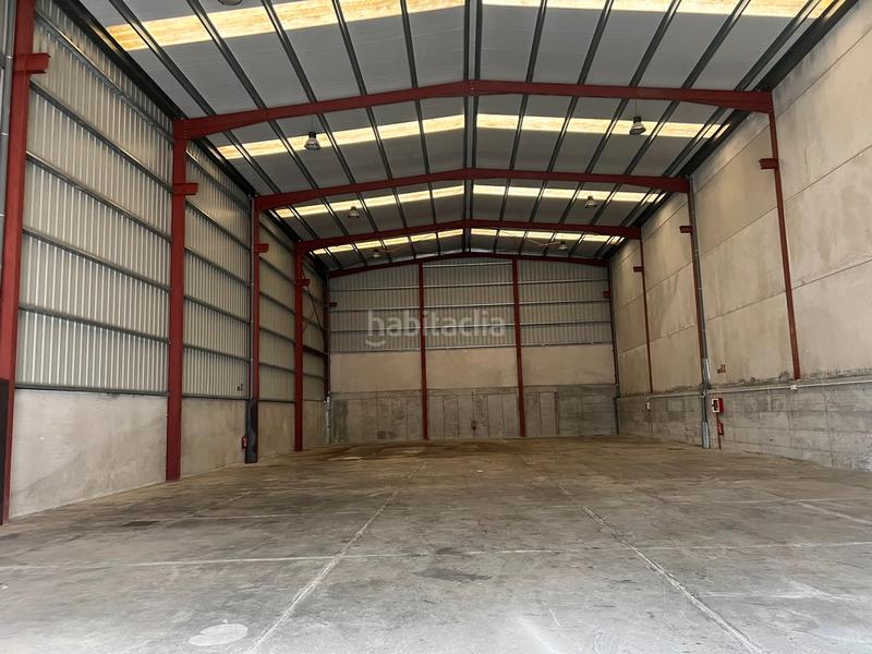 Foto a42e986e-c870-41d6-8613-79d4af7fef96. Location bâtiment à usage industriel dans rua dos afiadores 2a dans Narón