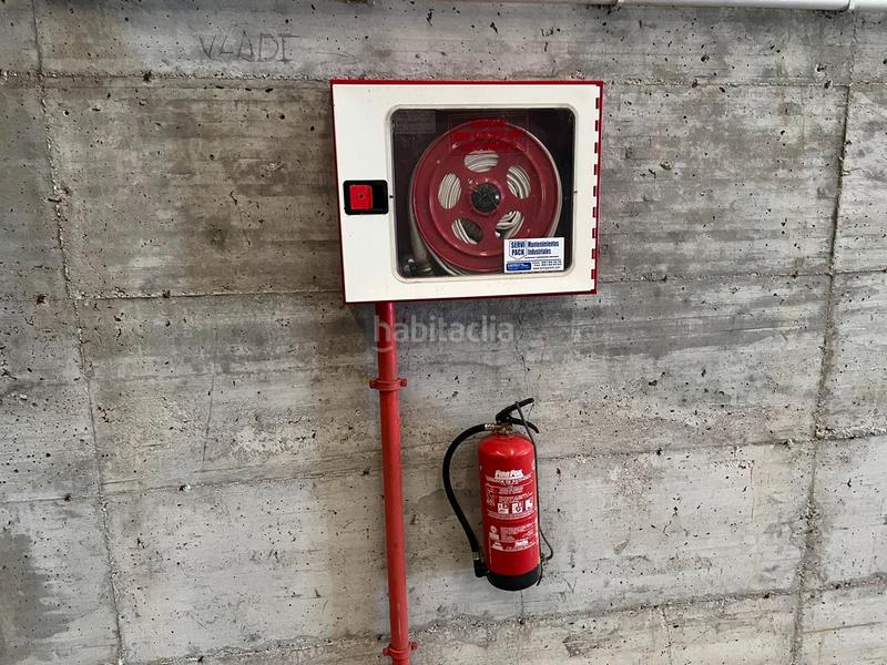 Foto d37b7734-eaaa-4e2f-9b5a-1578828b64e9. Location bâtiment à usage industriel dans rua dos afiadores 2a dans Narón