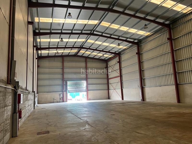 Foto 59e520f7-3674-46a0-b157-3d95643d1799. Rent industrial building in rua dos afiadores 2a in Narón