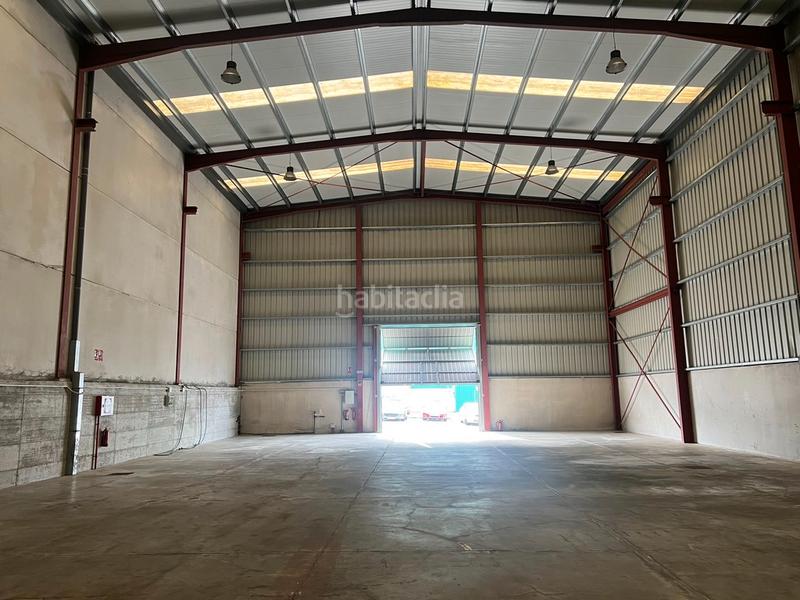 Foto ce330d81-47f0-4216-bd32-63f77cca8bf3. Rent industrial building in rua dos afiadores 2a in Narón