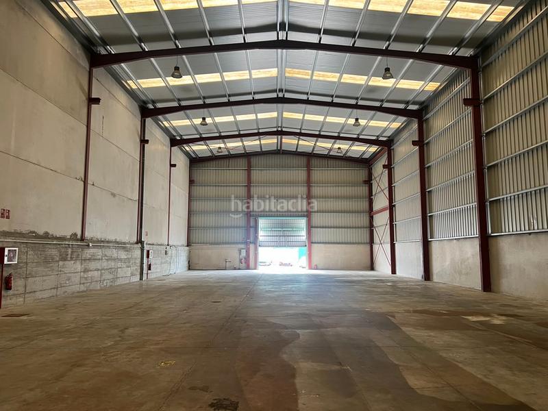 Foto d5234af7-17fa-4b66-9036-02ee3e032eda. Rent industrial building in rua dos afiadores 2a in Narón