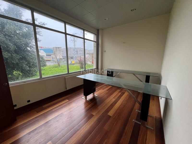 Foto 1f7a0fb4-634a-4a7e-be6d-f90a8549873e. Rent industrial building with heating in Oseiro Arteixo