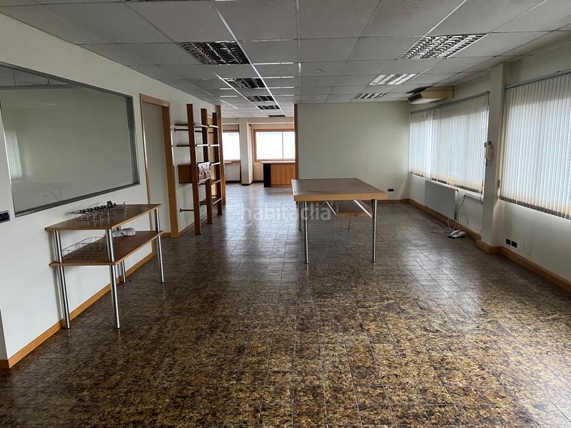 Foto 4616bb7f-612d-440d-a099-843785a99923. Rent industrial building with heating in Oseiro Arteixo