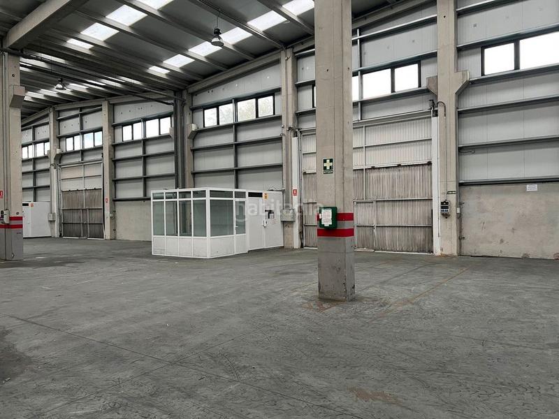 Foto 56d89f03-6630-42ef-8404-430bdaf236ce. Location bâtiment à usage industriel dans rúa telva 12 dans Culleredo