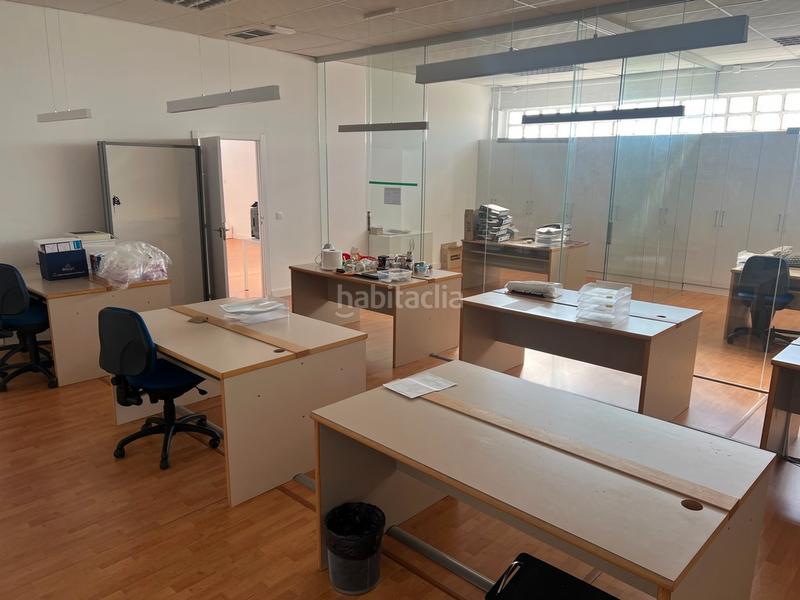 Foto 47271c8d-583f-4b3a-9820-eee0aa71d122. Rent industrial building in avenida Almeiras 75 in Culleredo