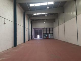 Location Bâtiment à usage industriel à Calle p. cortiñán 20. Alquiler de nave con oficinas en bergondo, a coruña