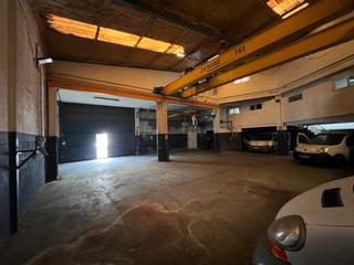 Miete Fabrikhalle in Rúa la ermita 6. Alquiler de nave con puente grúa y oficinas en la grela, a coruñ