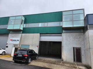 Location Bâtiment à usage industriel à Rúa titanio 13. Alquiler de nave con oficinas en bertoa, carballo