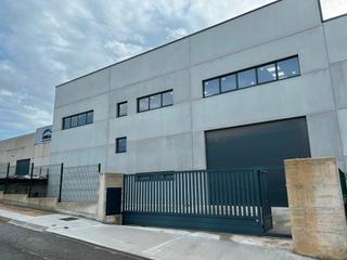Location Bâtiment à usage industriel à Oroso. Alquiler de nave a estrenar en el polígono de sigüeiro